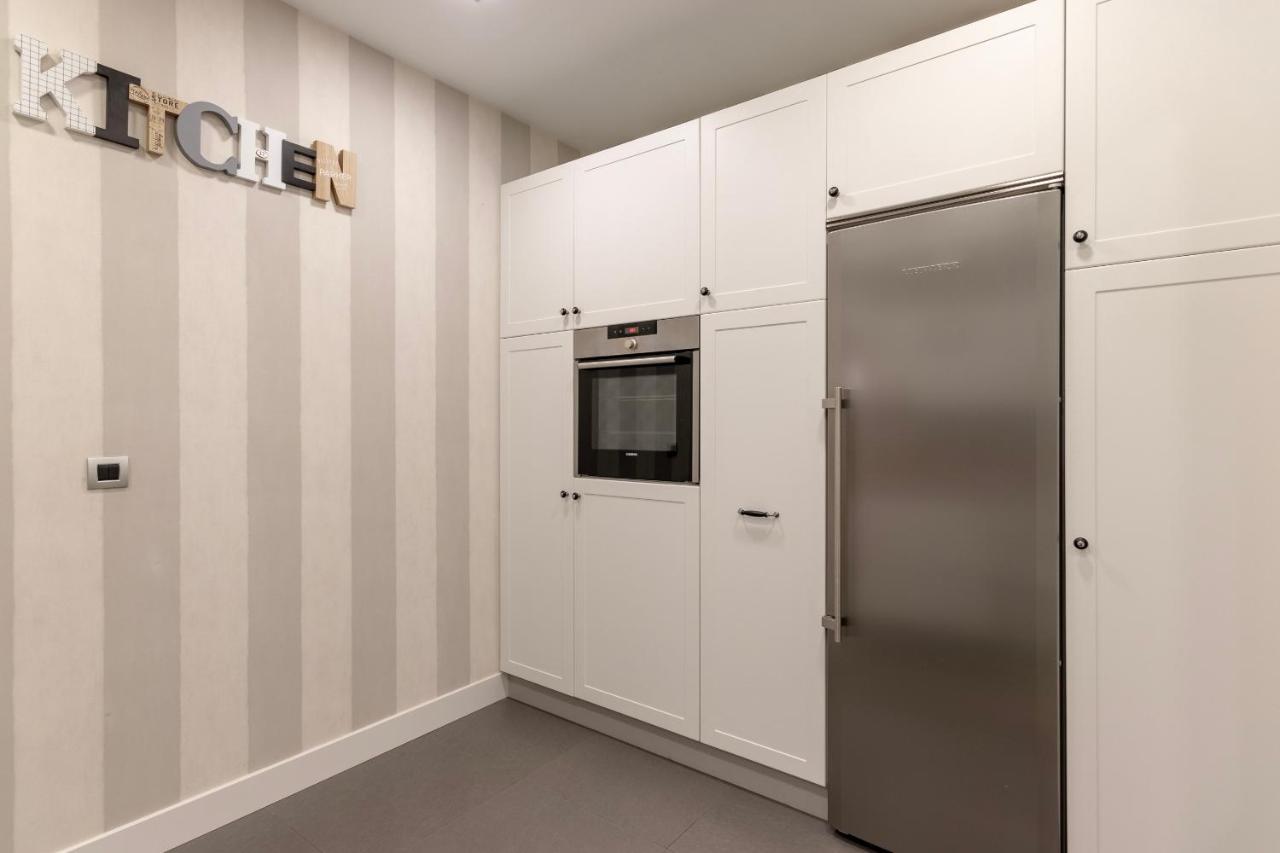Gran Apartamento Con Estilo En El Centro De Билбао Екстериор снимка