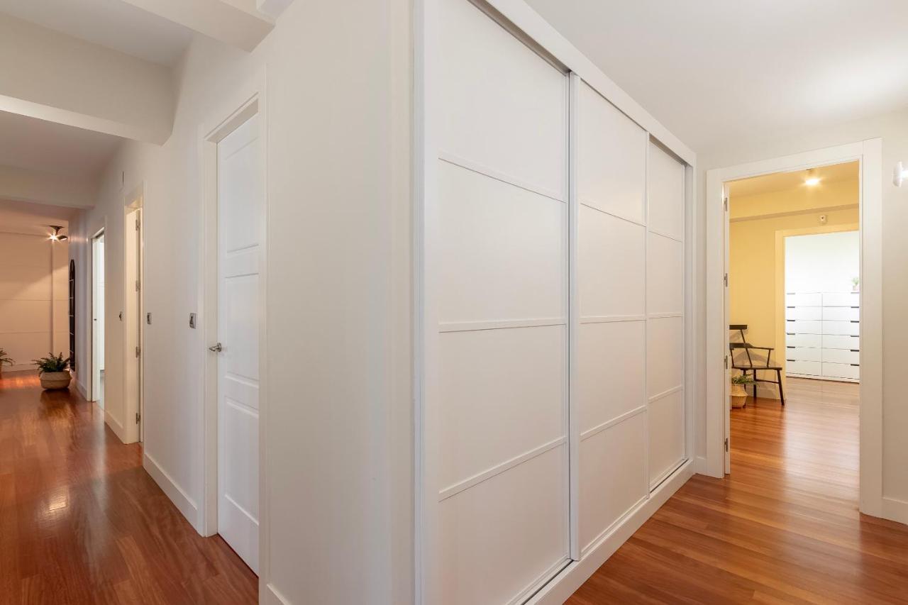 Gran Apartamento Con Estilo En El Centro De Билбао Екстериор снимка