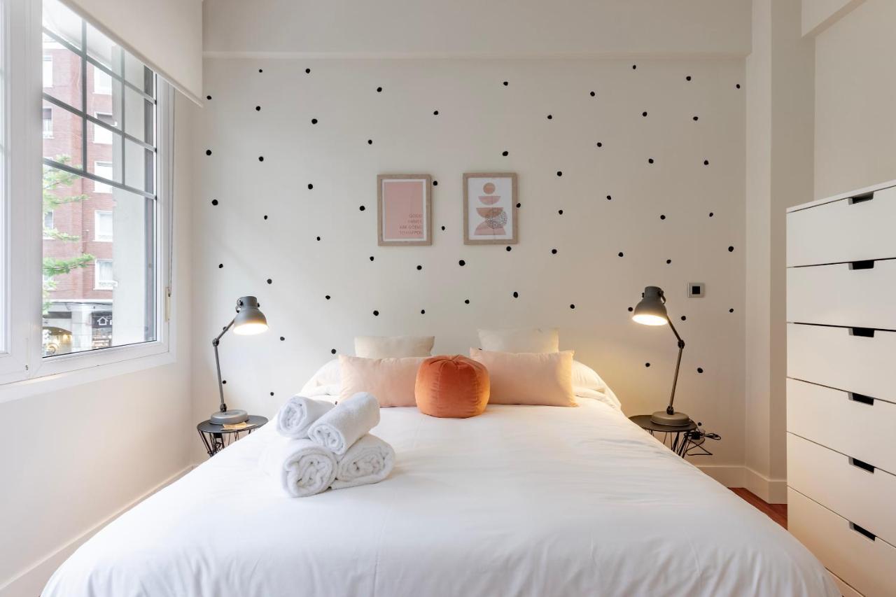 Gran Apartamento Con Estilo En El Centro De Билбао Екстериор снимка