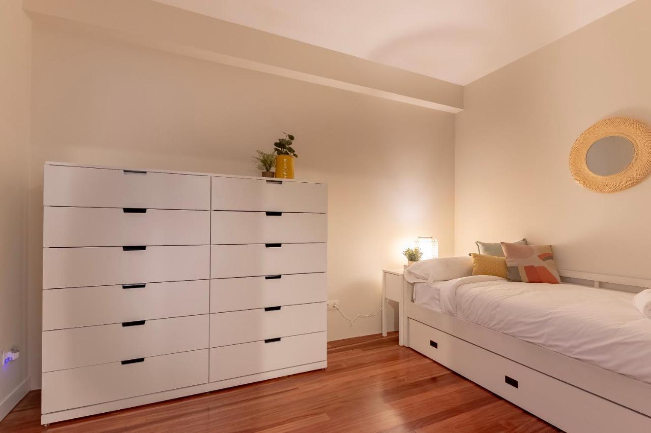 Gran Apartamento Con Estilo En El Centro De Билбао Екстериор снимка
